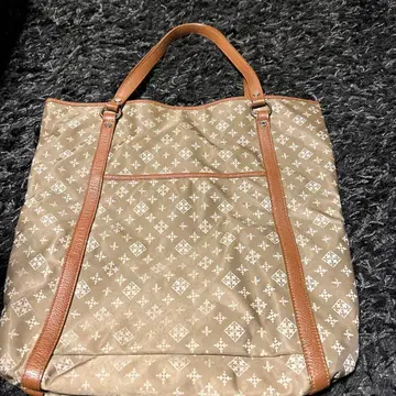 러셋 모노그램 패턴 빅 토트백