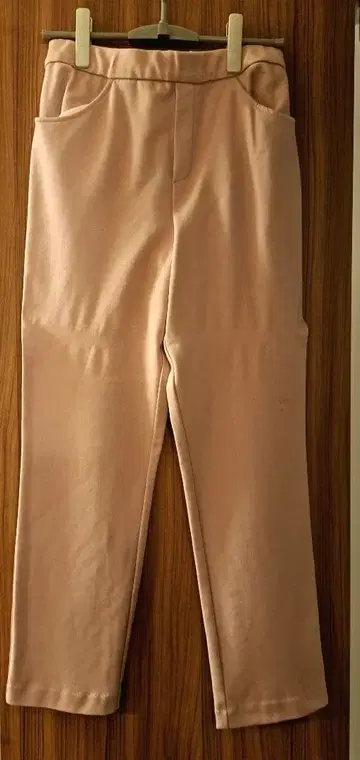 히트 기능이 있는 얇은 핑크 슬랙스