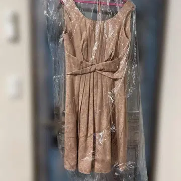 새상품급 VinoStella 슬리브리스 샴페인 핑크 드레스