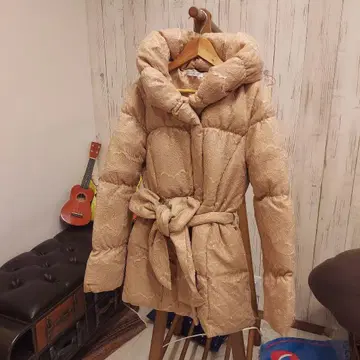 새상품급 LIP SERVICE 베이지 레이스 패턴 다운 자켓