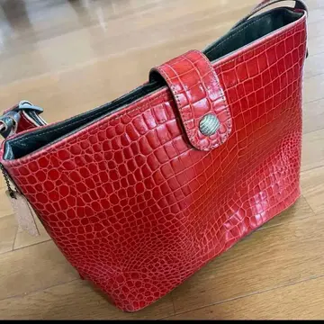 빨간색 크로커다일풍 숄더백