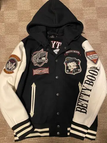 BETTY BOOP 후드 부착 바시티 자켓