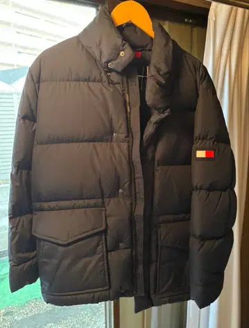 TOMMY HILFIGER 블랙 다운 자켓 L 사이즈