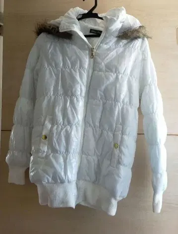 [미사용 새상품] 여성용 화이트 후드 부착 퍼 부착 캐주얼 자켓