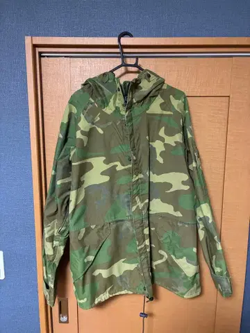 카모플라쥬 밀리터리 자켓 M 사이즈 가격 인하 가능