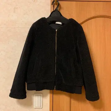 anysis 블랙 보아 자켓