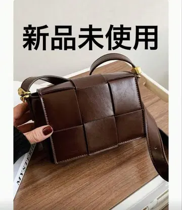 숄더백 커피 브라운 컬러