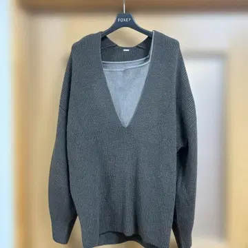 미라 오웬 브라운 V넥 스웨터, 슬리브리스 니트 이너 포함