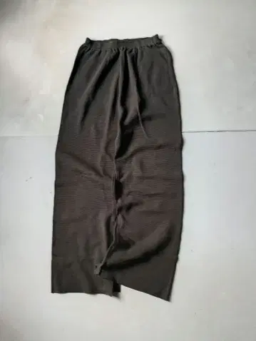 아두이트리스테스 코튼 니트풍 팬츠