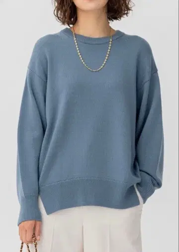 택 포함 미사용 새상품 정가 21000엔 23구 울 크루넥 니트 스웨터