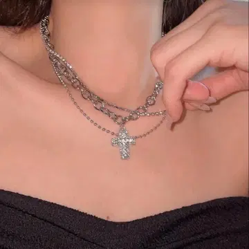 실버 크로스 모티브 목걸이