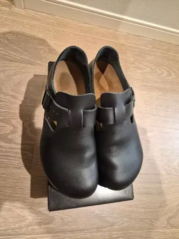 BIRKENSTOCK 블랙 클로그 샌들 42