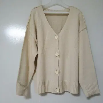 마리콴트 크림색 V넥 가디건 M