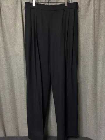 COS 울 플란넬 3턱 와이드 팬츠 블랙