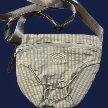 UMBRO 베이지 스트라이프 숄더백