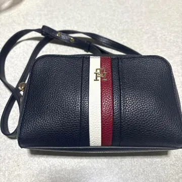 TOMMY HILFIGER 블랙 숄더백