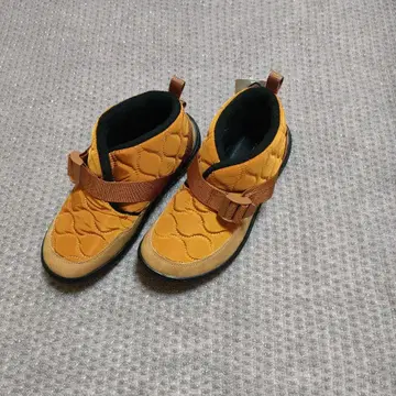 오렌지 퀼팅 부츠 스트랩 포함