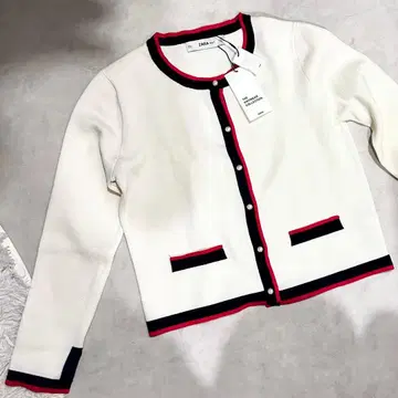 ZARA 화이트 가디건 긴팔