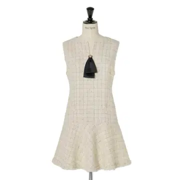 Victoria Tweed Jumper Dress swan M 사이즈