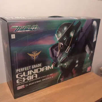 GUNDAM EXIA PG 1/60 LIGHTING MODEL