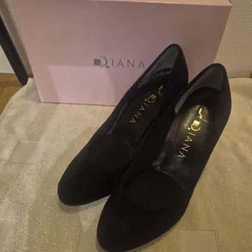 다이애나 블랙 스웨이드 하이힐 펌프스