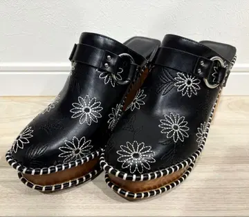 [ 새상품급 ] 꽃무늬 자수 블랙 클로그 샌들 사보 샌들 마우지