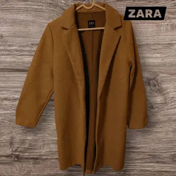 초인기 브랜드 ZARA의 베이지 체스터 코트