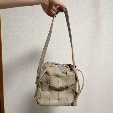 페르케 서스티나 메쉬 드로스트 숄더백 복조리 그레이 베이지