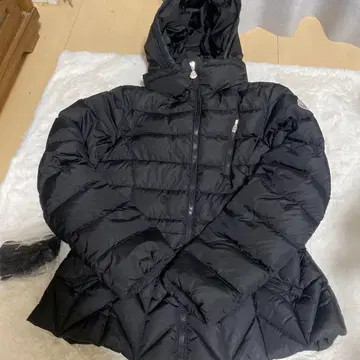 MONCLER 블랙 다운 자켓 후드 부착