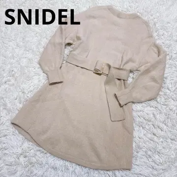 SNIDEL 스나이델 벨티드 라쿤 니트 원피스 베이지