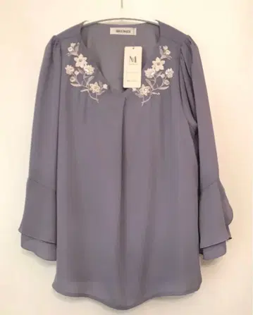 택 포함 MISCH MASCH 플라워 자수 벨 슬리브 블라우스 블루