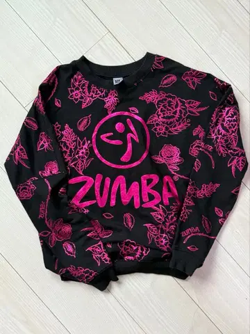 정품 새상품급 ZUMBA 줌바 의류 스웨트 셔츠 xs