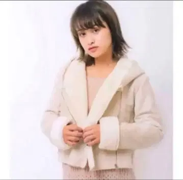 세실 맥비 무스탕 코트