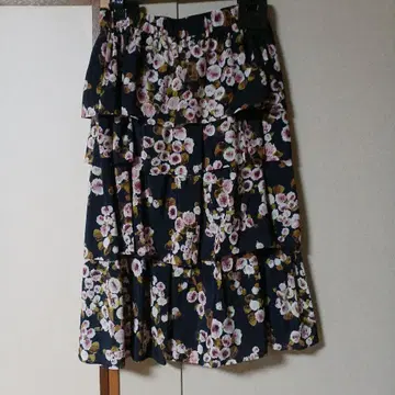 플라워 프린트 캉캉 스커트 블랙