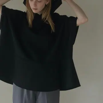 [ MANOF ] 마노프 PEPLUM HEM CUT TOPS