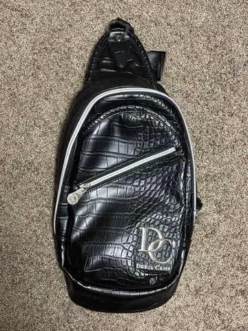 DRESS CAMP 블랙 크로스 바디백