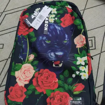 택 포함 새상품 REASON 꽃과 검은 표범 디자인 백팩