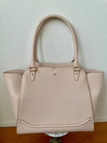 라이트 베이지 토트백 합성 피혁