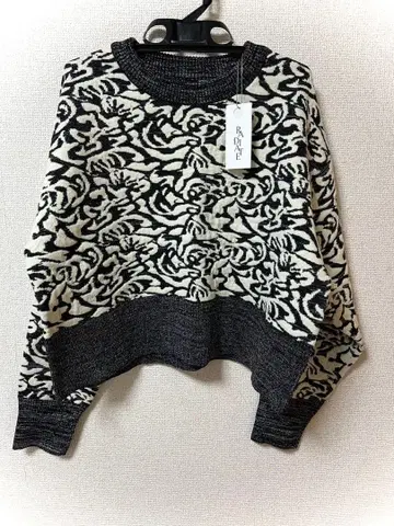 새상품 RADIATE 라디에이트 꽃무늬 디자인 긴팔 니트