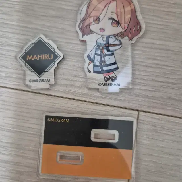 MILGRAM 밀그램 시이나 마히루 아크릴 스탠드