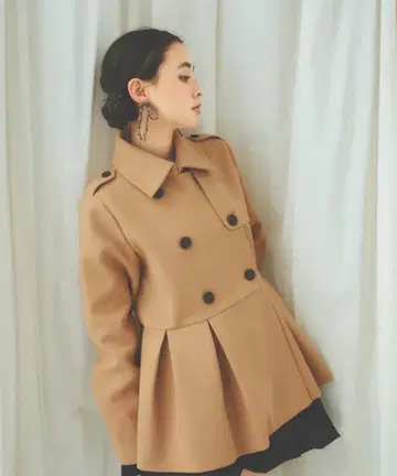 고베 레터스 플리츠 절개 페플럼 더블 버튼 코트 프리 사이즈