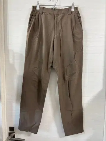 UNITED TOKYO 아웃라스트 투 턱 슬랙스 슬랙스 사이즈 2