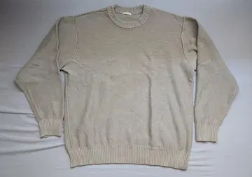 베이지 크루넥 니트 스웨터