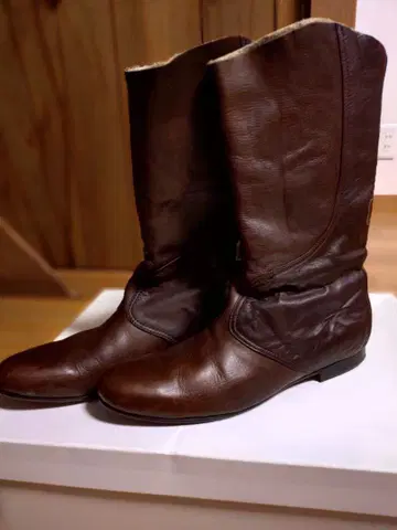 기간 한정 가격 인하! 주카 부츠 브라운 M 사이즈