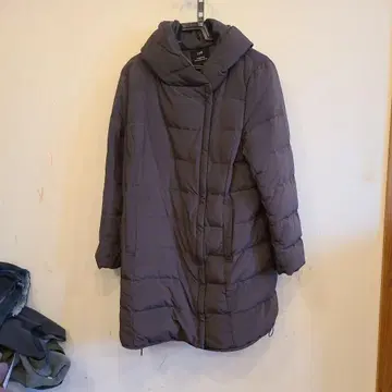 23구 후드 부착 브라운 계열 다운 롱 코트 사이즈 48