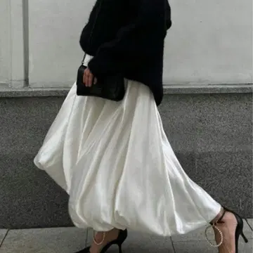 화이트 새틴풍 벌룬 스커트 롱