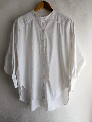 SOEJU 밴드 카라 롱 셔츠 (하자 있음)