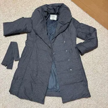 다크 그레이 다운 자켓 숄카라