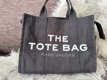 MARC JACOBS THE TOTE BAG