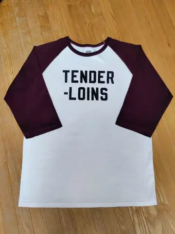 TENDERLOIN의 T-RAGLAN 3/4 슬리브 티셔츠